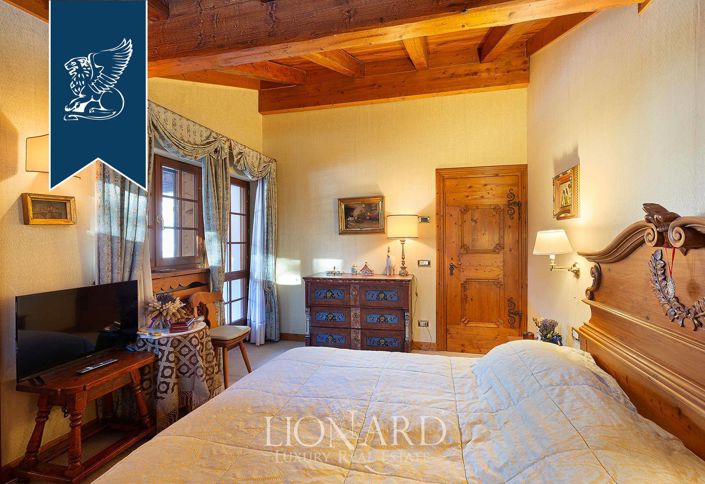 Image No.19-8 Bed Villa for sale