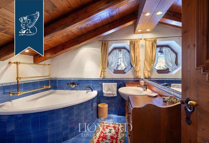 Image No.20-8 Bed Villa for sale