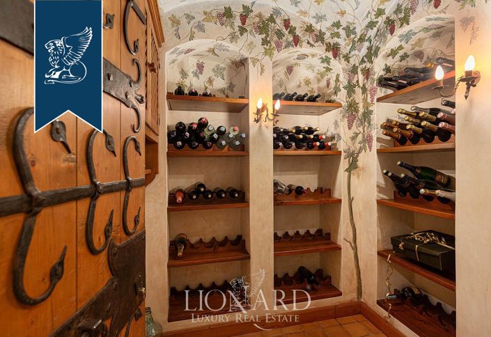 Image No.23-8 Bed Villa for sale