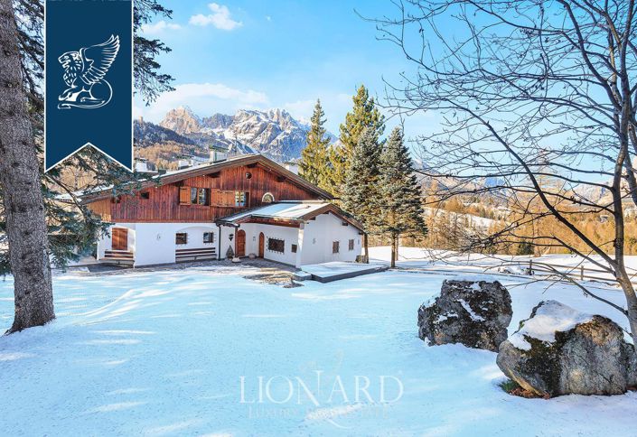 Image No.4-8 Bed Villa for sale