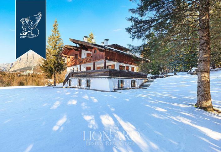 Image No.5-8 Bed Villa for sale