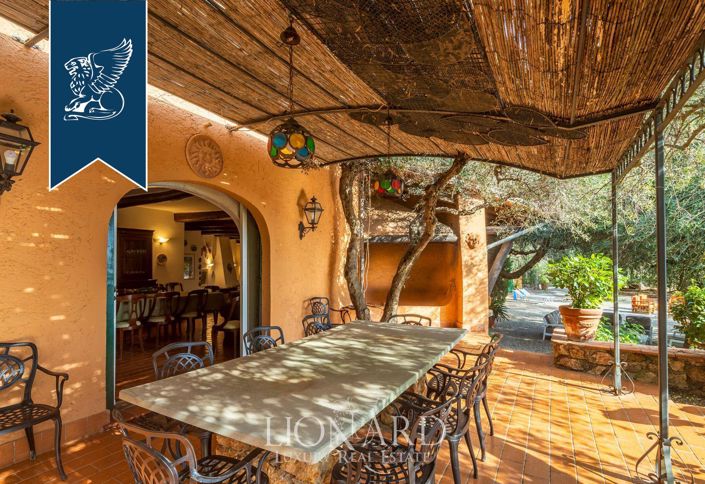 Image No.15-10 Bed Villa for sale