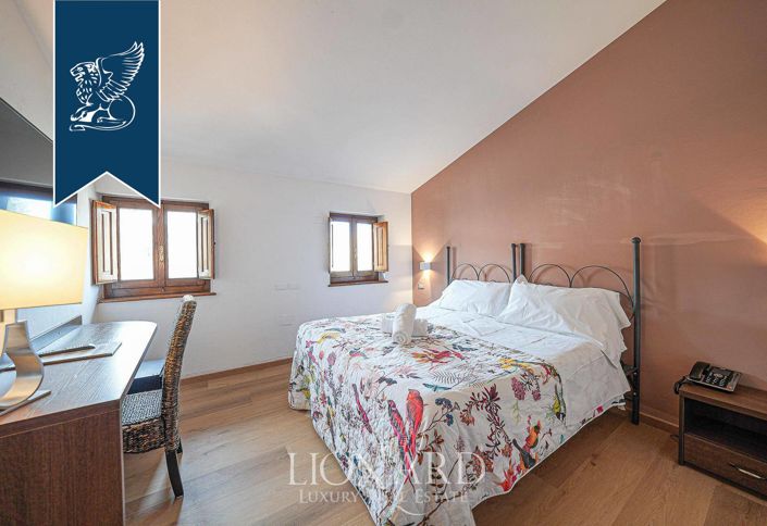 Image No.9-20 Bed Hotel for sale