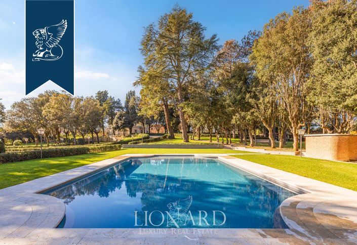 Image No.11-11 Bed Villa for sale