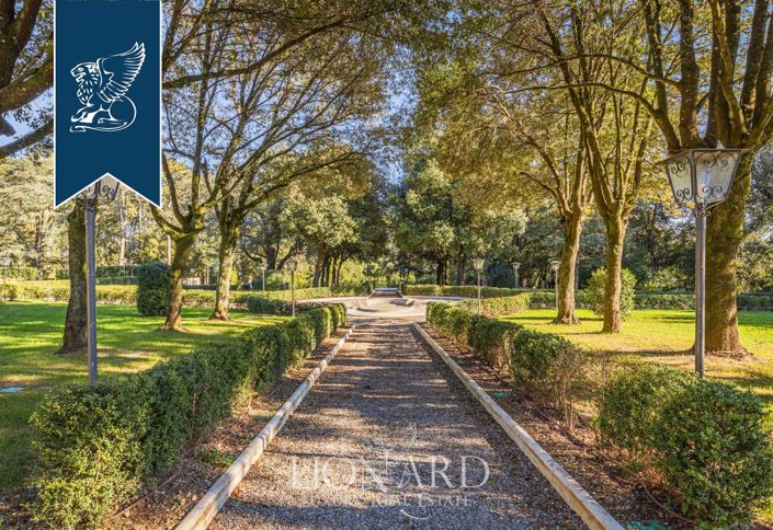 Image No.16-11 Bed Villa for sale