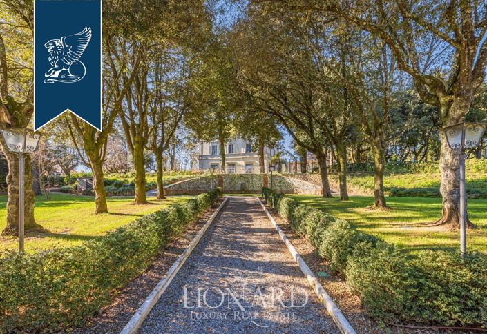 Image No.17-11 Bed Villa for sale