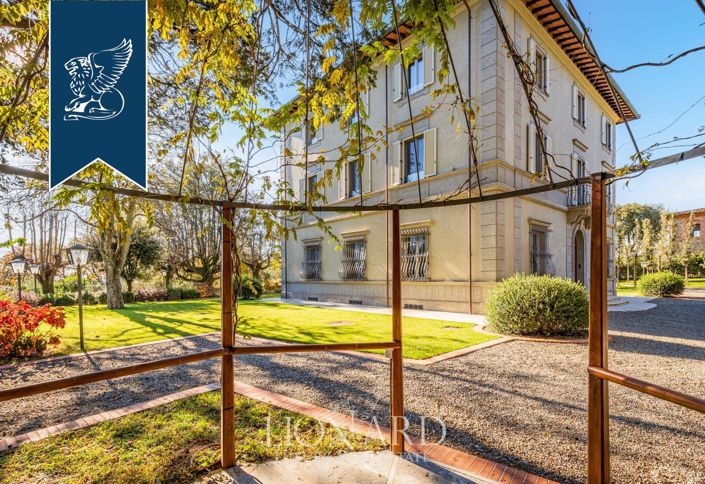 Image No.20-11 Bed Villa for sale