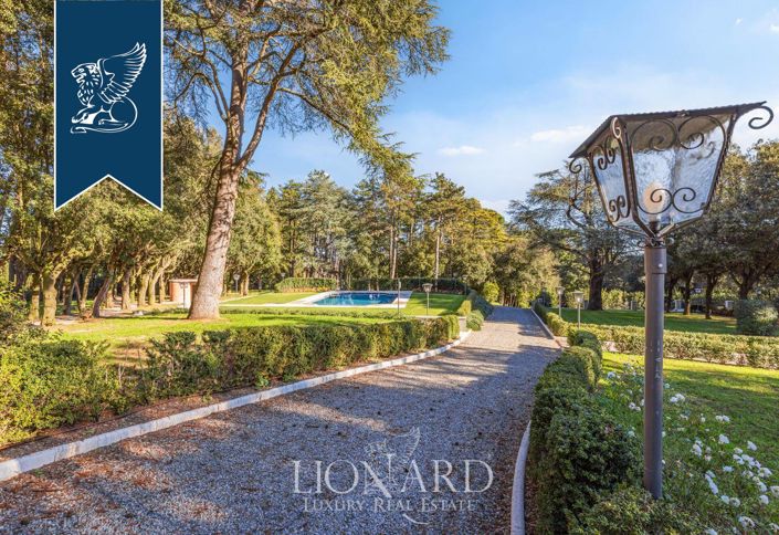 Image No.9-11 Bed Villa for sale