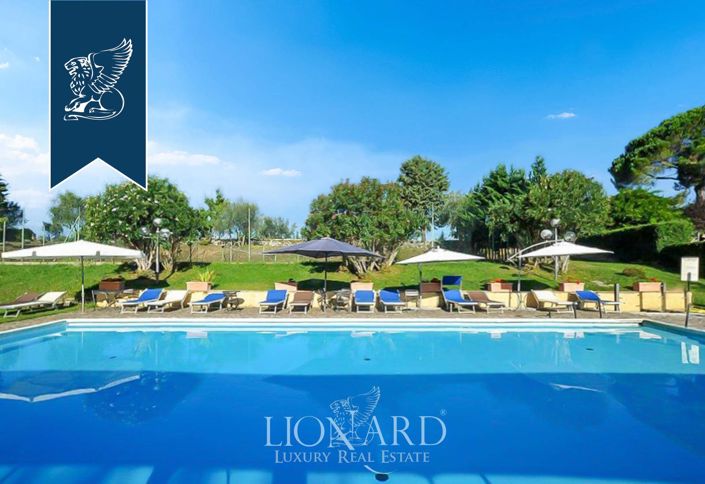 Image No.13-25 Bed Villa for sale