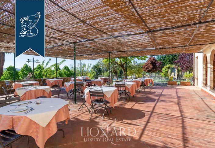 Image No.18-25 Bed Villa for sale