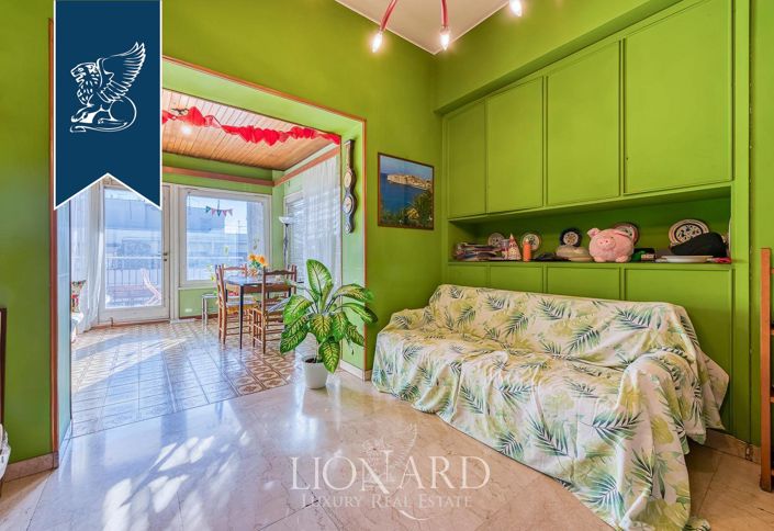 Image No.10-5 Bed Apartment for sale