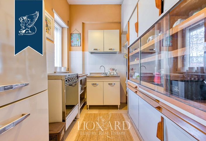 Image No.8-5 Bed Apartment for sale