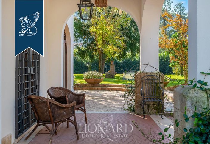 Image No.13-11 Bed Villa for sale