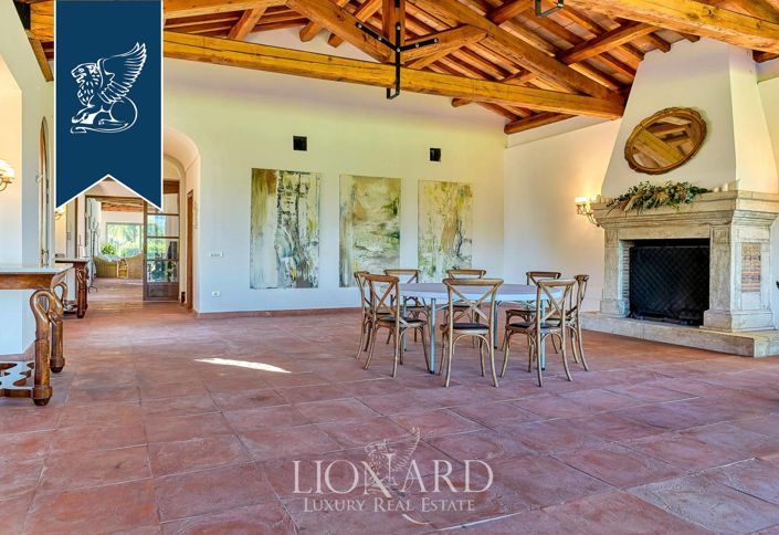 Image No.15-11 Bed Villa for sale