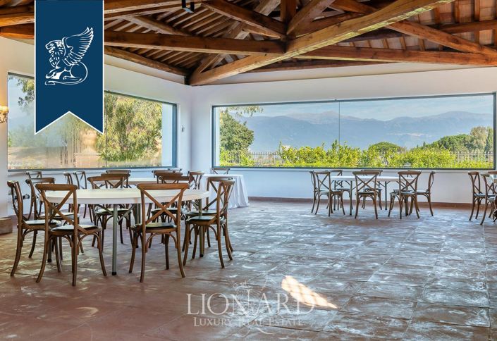 Image No.17-11 Bed Villa for sale