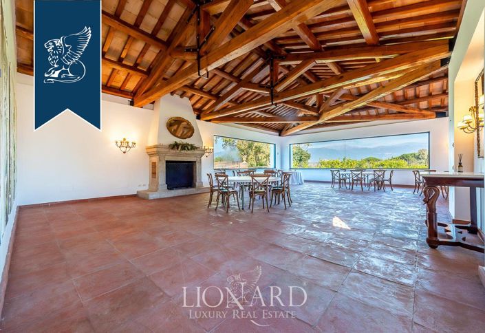 Image No.18-11 Bed Villa for sale