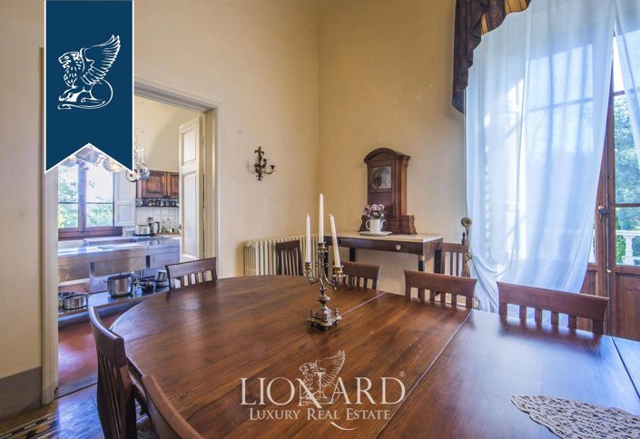 Image No.40-10 Bed Villa for sale