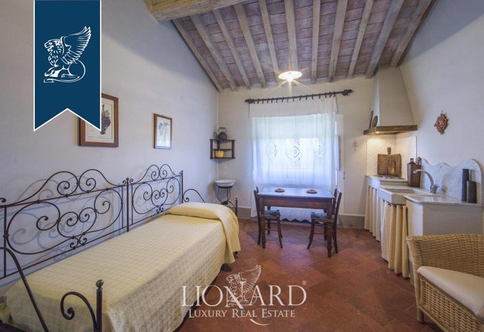 Image No.60-10 Bed Villa for sale