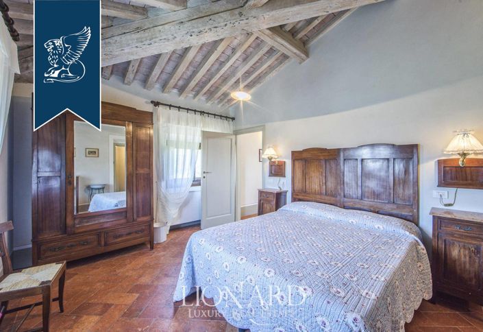 Image No.64-10 Bed Villa for sale