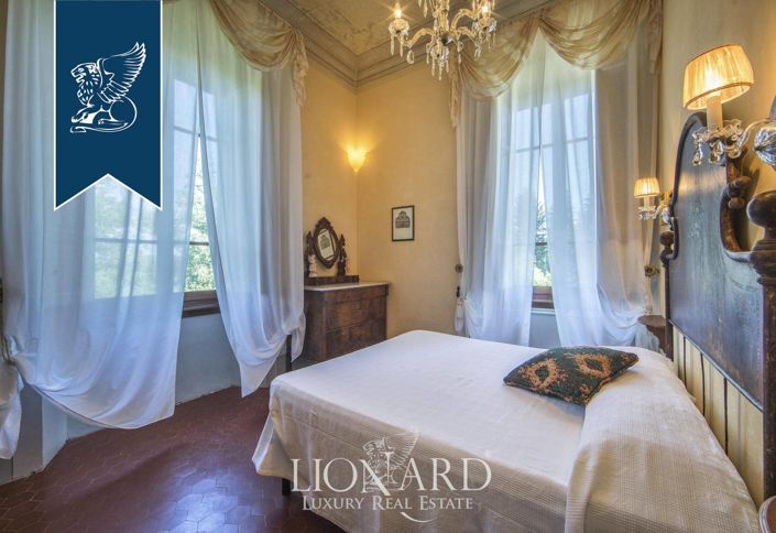 Image No.65-10 Bed Villa for sale