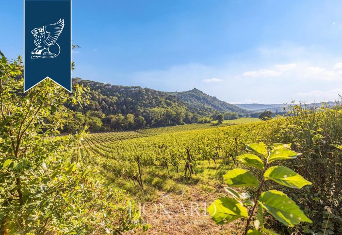 Image No.12-2 Bed Farmhouse for sale