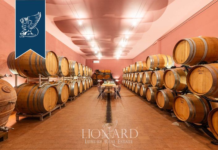 Image No.20-2 Bed Farmhouse for sale