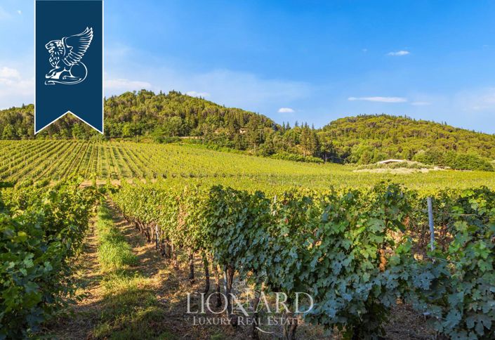 Image No.9-2 Bed Farmhouse for sale