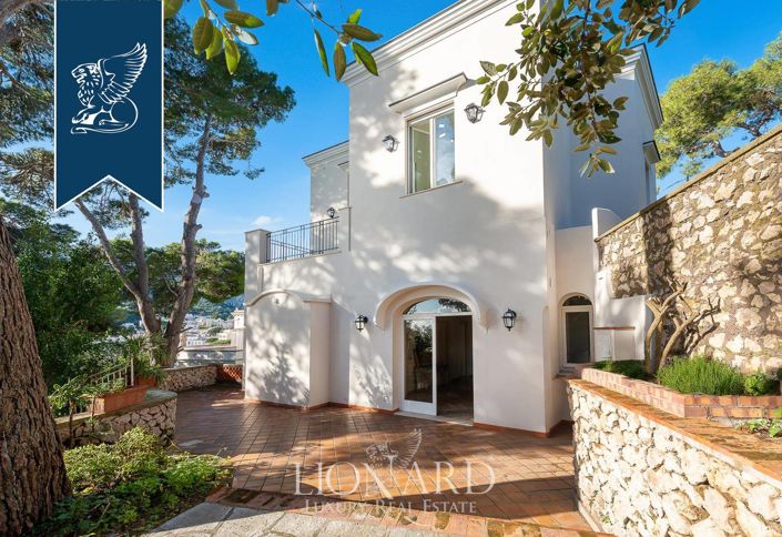 Image No.1-Propriété de 14 chambres à vendre à Capri