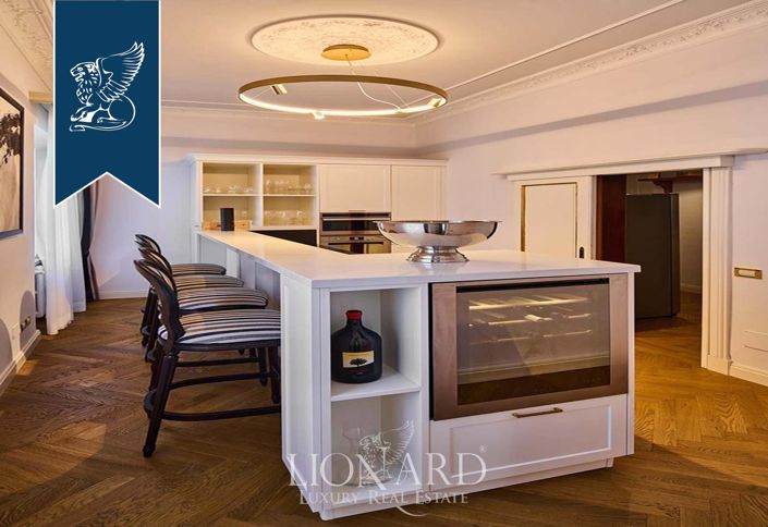 Image No.10-5 Bed Villa for sale