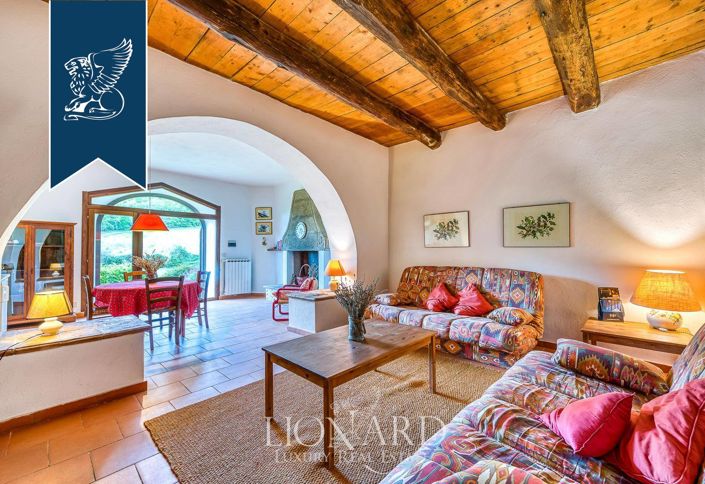 Image No.13-9 Bed Farmhouse for sale