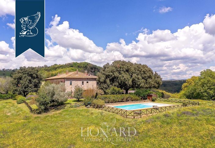 Image No.5-9 Bed Farmhouse for sale