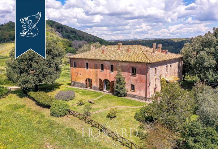 Image No.7-9 Bed Farmhouse for sale