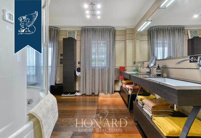 Image No.15-5 Bed Flat for sale