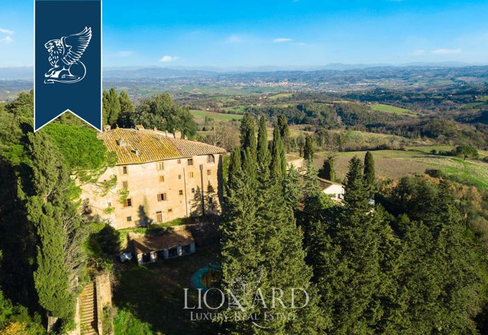 Image No.15-10 Bed Property for sale