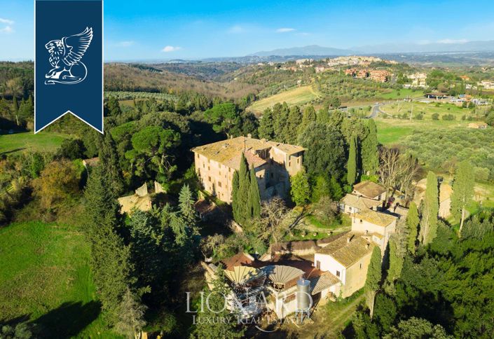 Image No.2-10 Bed Property for sale