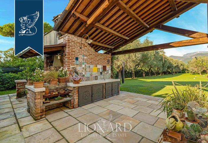 Image No.10-3 Bed Villa for sale