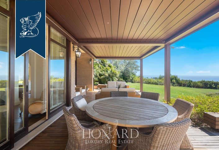 Image No.10-6 Bed Villa for sale