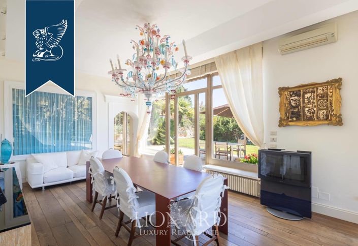 Image No.20-6 Bed Villa for sale