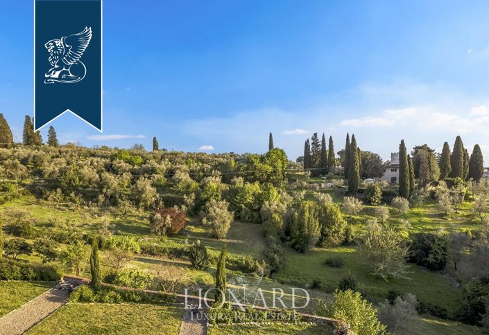 Image No.10-8 Bed Villa for sale