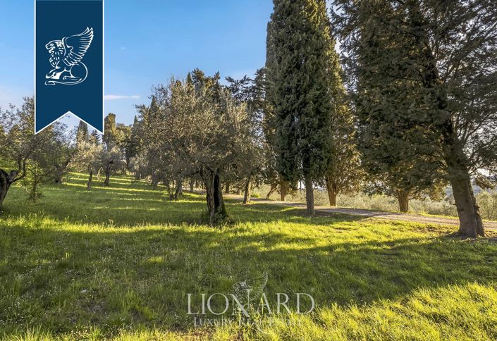 Image No.11-8 Bed Villa for sale