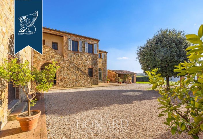 Image No.12-12 Bed Farmhouse for sale