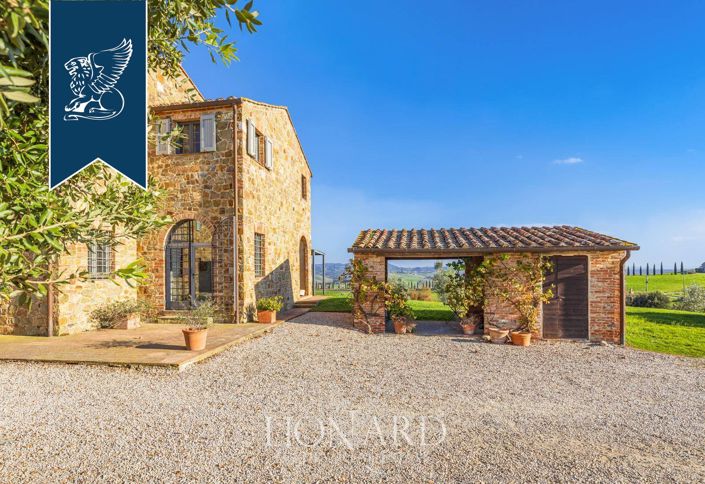 Image No.13-12 Bed Farmhouse for sale