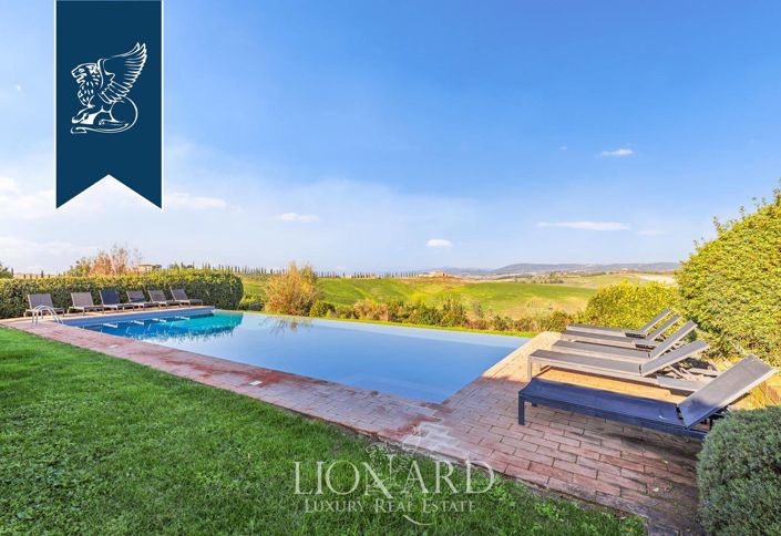 Image No.14-12 Bed Farmhouse for sale