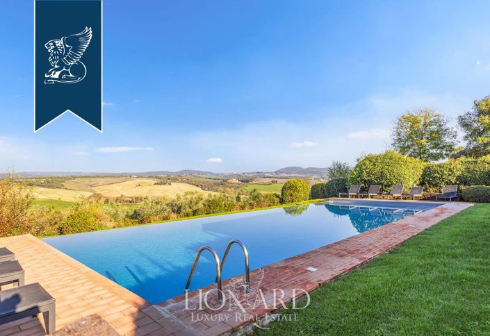 Image No.15-12 Bed Farmhouse for sale