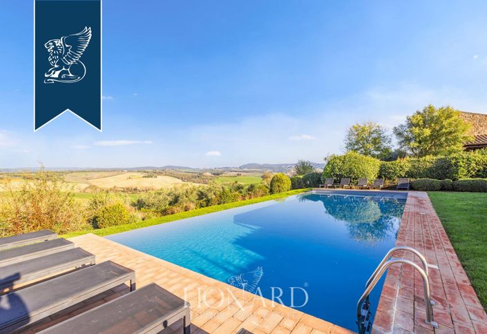 Image No.16-12 Bed Farmhouse for sale