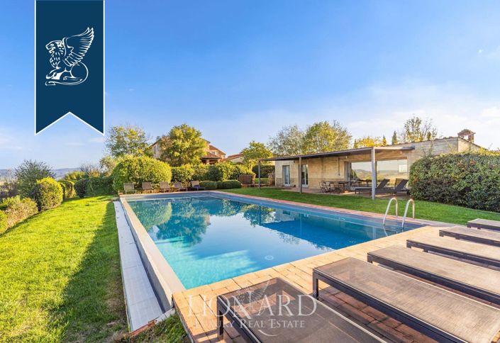 Image No.18-12 Bed Farmhouse for sale