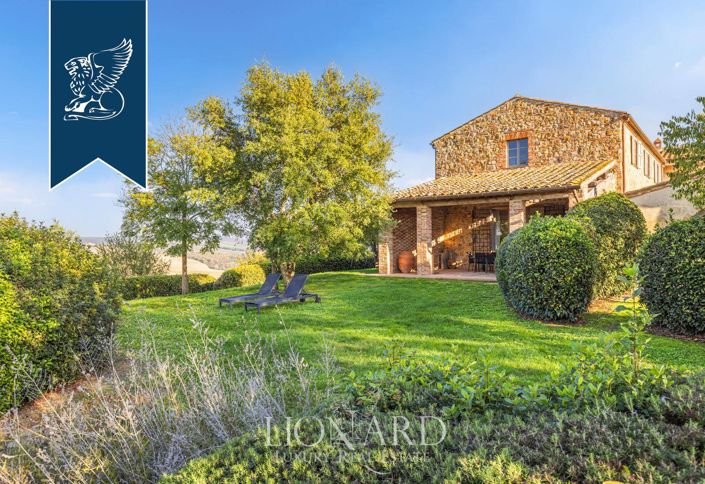 Image No.19-12 Bed Farmhouse for sale