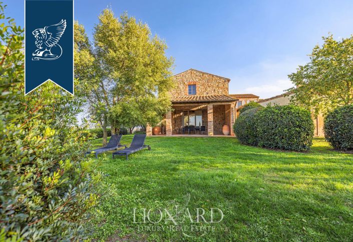 Image No.20-12 Bed Farmhouse for sale