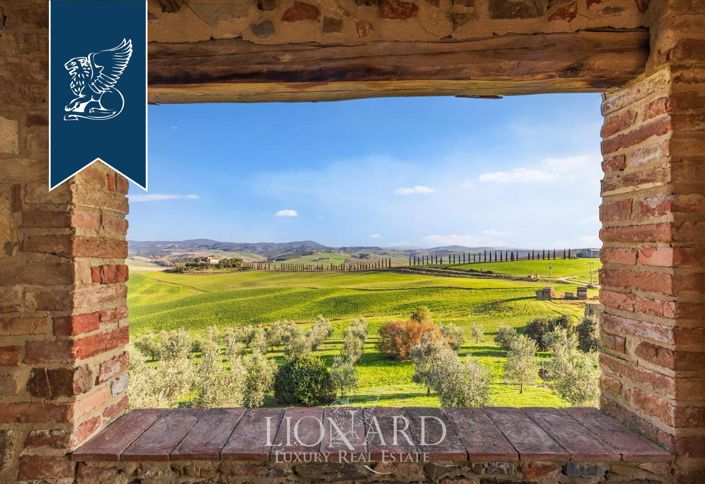 Image No.25-12 Bed Farmhouse for sale