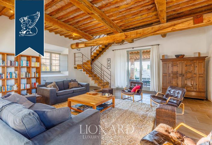 Image No.32-12 Bed Farmhouse for sale